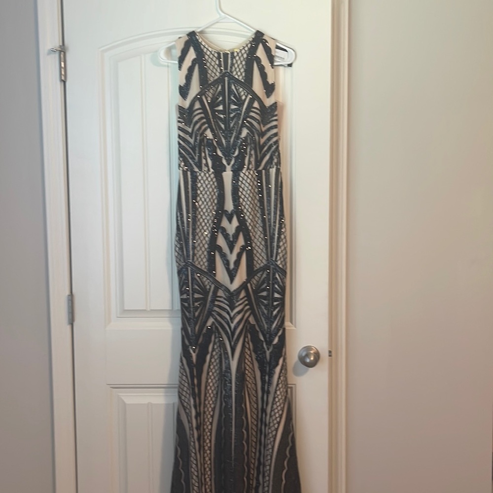 Formal nude and black gown size 4